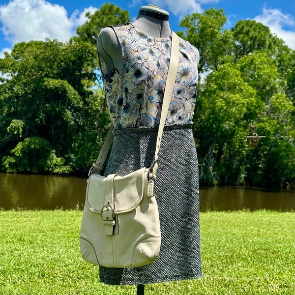 COACH Vintage Soho Soft Duffle Leather Crossbody Shoulder Bag Cream Silver 9480 - Picture 7 of 16